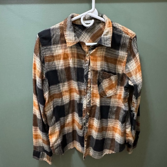 Maurices Black and Brown Plaid Button Down Shirt - Picture 1 of 3